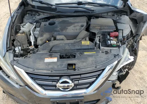 2017 Nissan Altima 2.5 z USA, uszkodzony, nr VIN 1N4AL3AP1HC112735